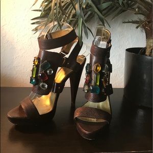 Report Signature Brown DUNBARTON Gladiator Heels